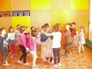 návštěva -housle školka